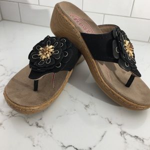 Klogs USA Black Sandals. Size 8M